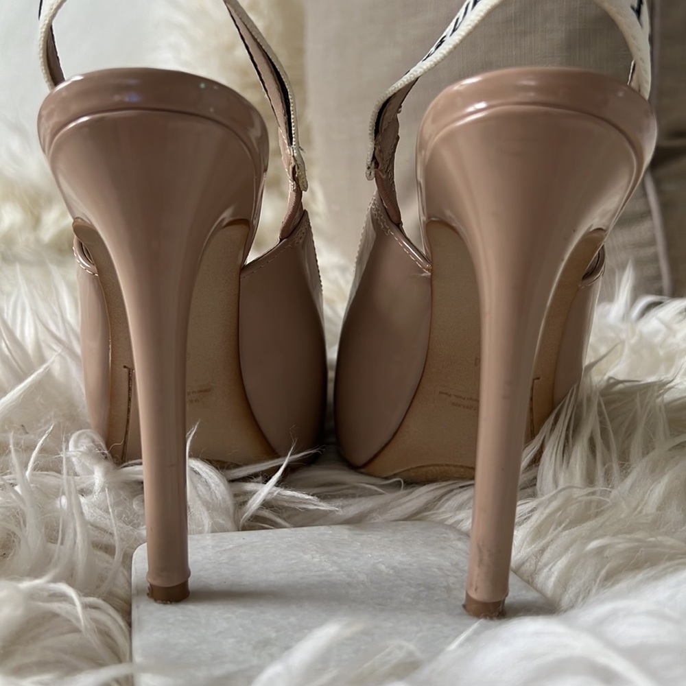 Guess shoes. 2 pair - Picture 3 of 9